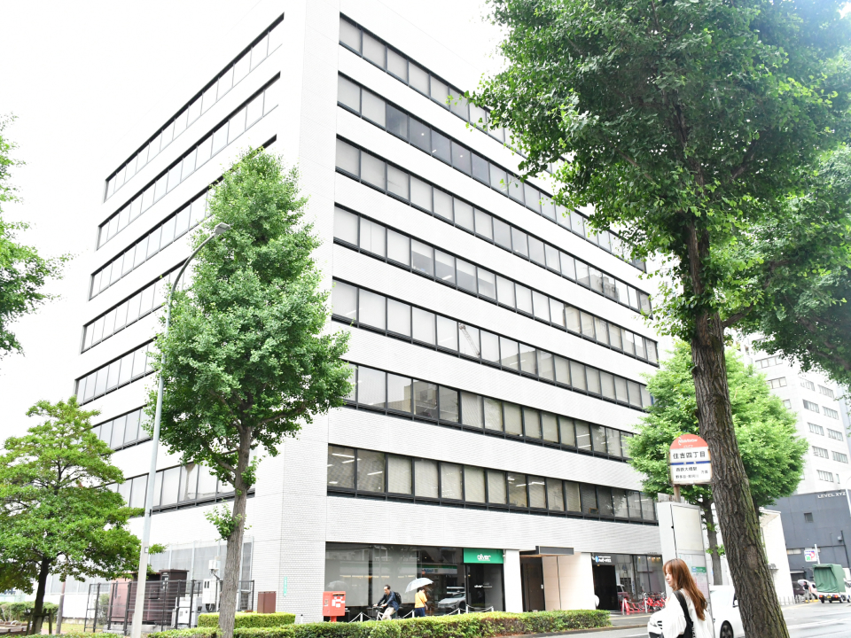 福岡本社外観